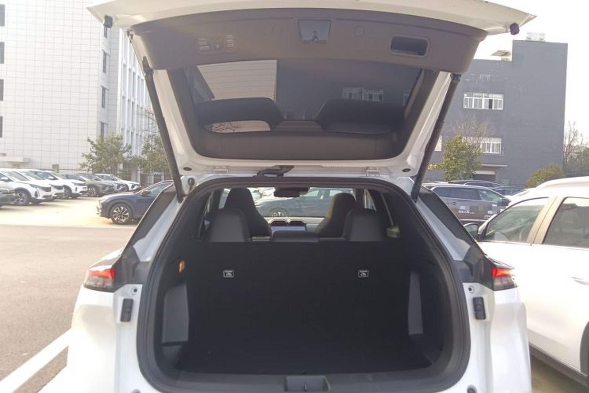 Used HEDMOS 06 2025 Model 520km Trunk