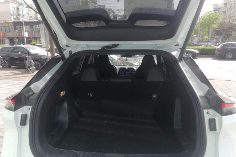 Used HEDMOS 06 2025 Model 520km Trunk