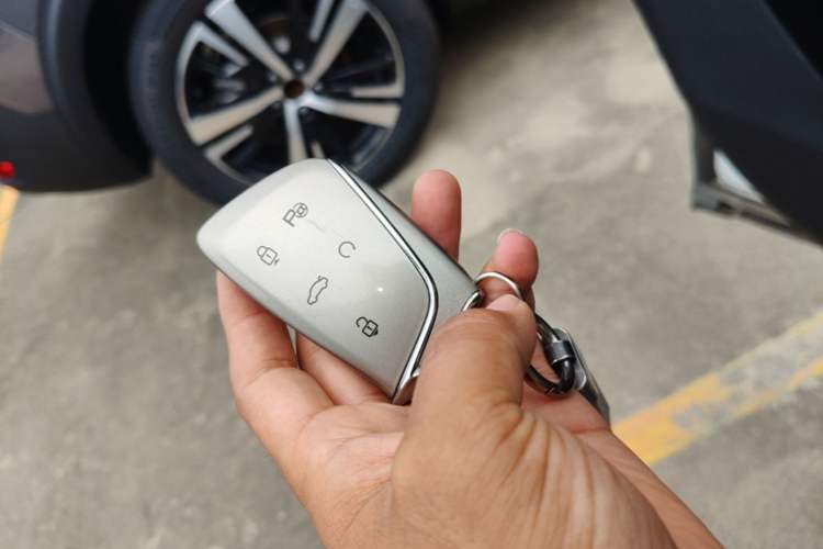 Used HEDMOS 06 2025 Model 520km Vehicle Key