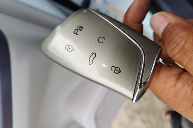Used HEDMOS 06 2025 Model 520km Vehicle Key