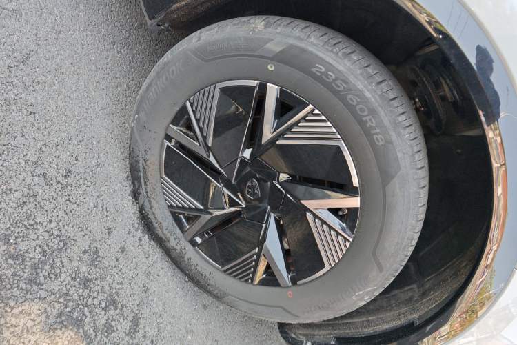 Used Hengchi 5 2022 Ultra-Luxury Edition Right Front Wheel Hub