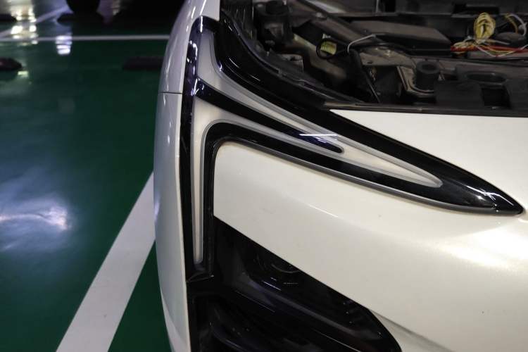 Used Hengchi 5 2022 Ultra-Luxury Edition Right Front Headlight