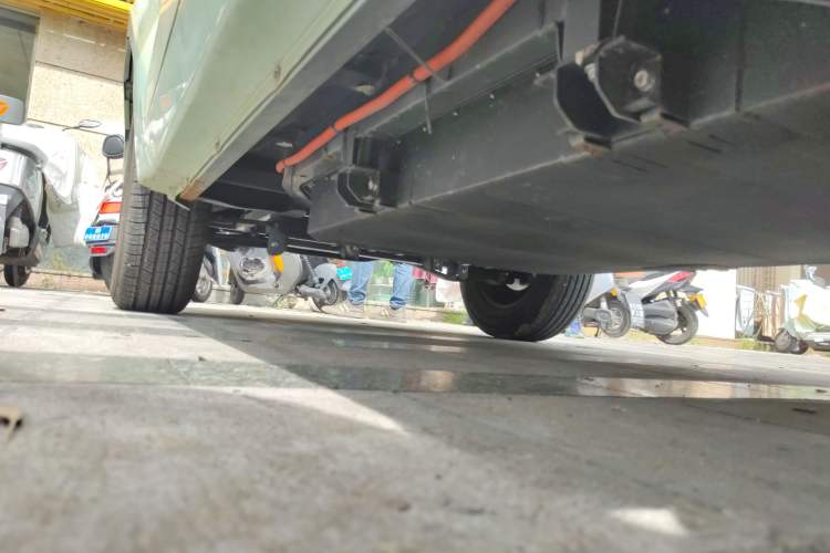 Used Hengrun HRS1 2022 Classic Model Chassis Rear Left