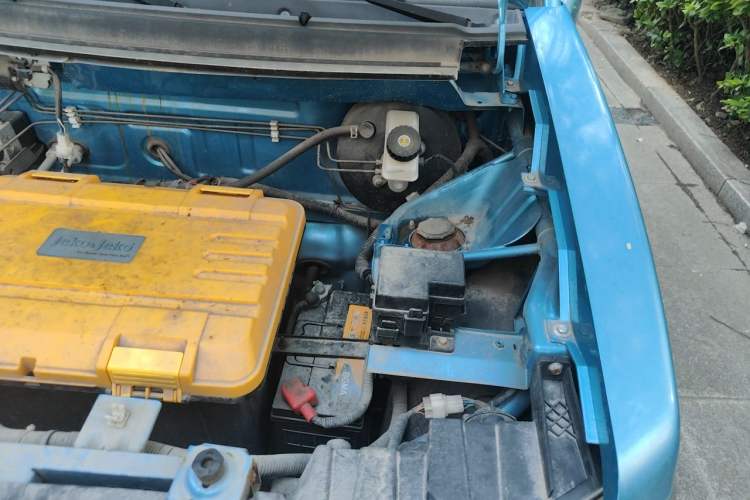 Used Hengrun HRS1 2021 Elite Model Engine Bay Left