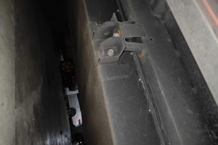 Used Hengrun HRS1 2022 Classic Model Chassis Front Right