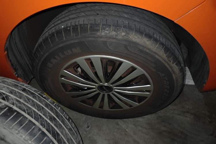Used Hengrun HRS1 2022 Classic Model Right Front Wheel Hub