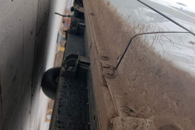 Used Hengrun HRS1 2022 Classic Model Chassis Front Right