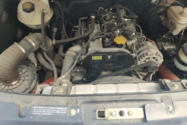 Used Higer H6C 2015 2.8T Diesel Version SC28R143Q4 Engine Bay