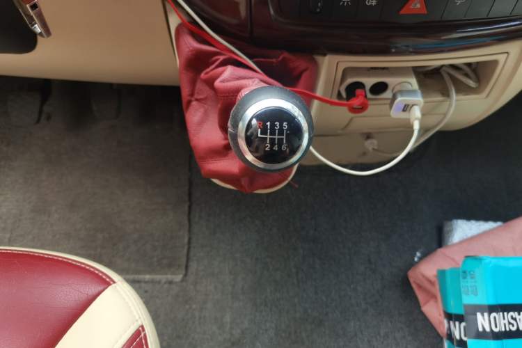 Used Higer H6C 2015 2.8T Diesel Version SC28R143Q4 Gear Lever
