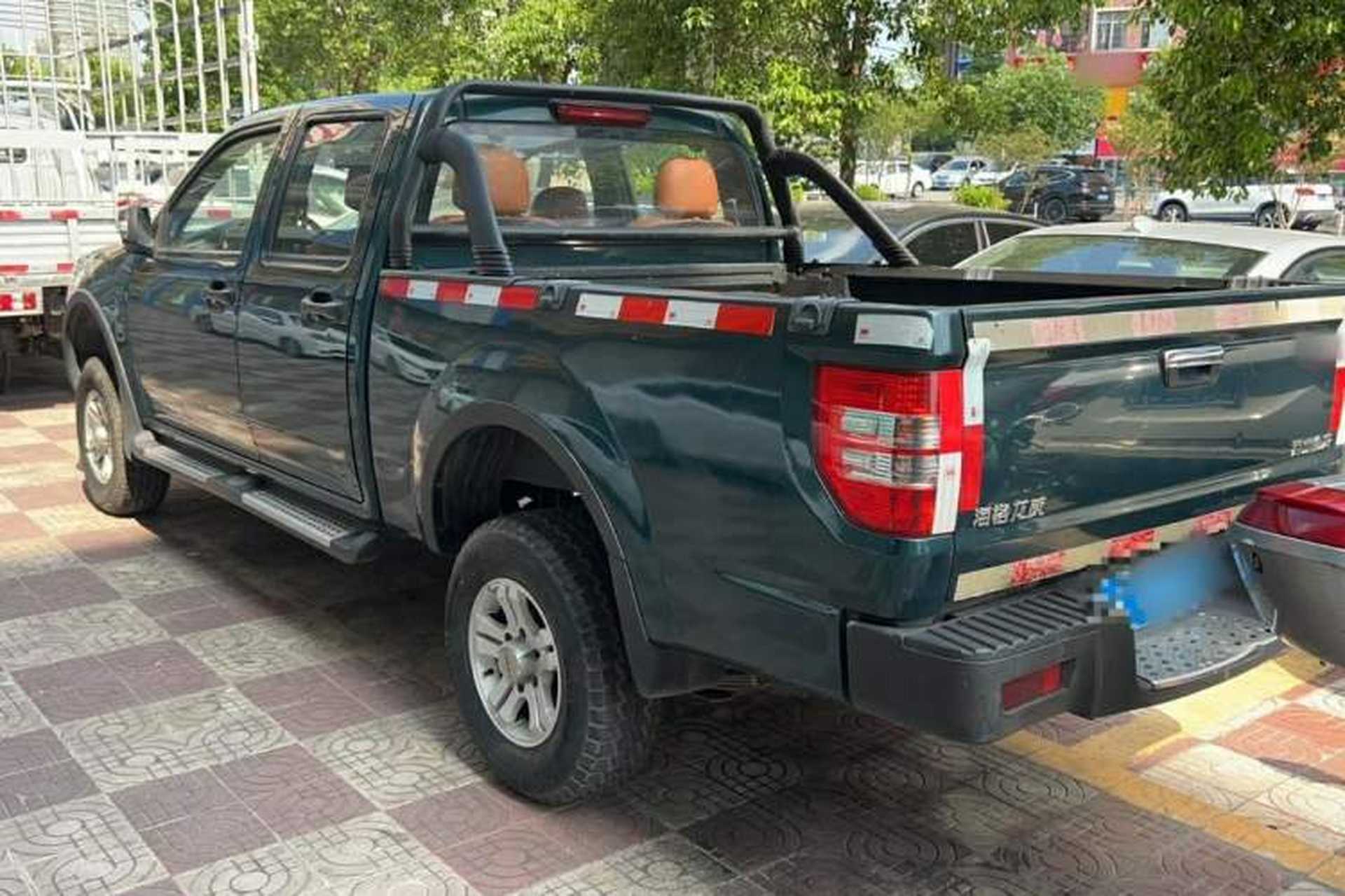 Used Higer Longwei 2015 2.8T Diesel Manual Two-Wheel Drive Big Double Classic Edition JE493 Exterior 2