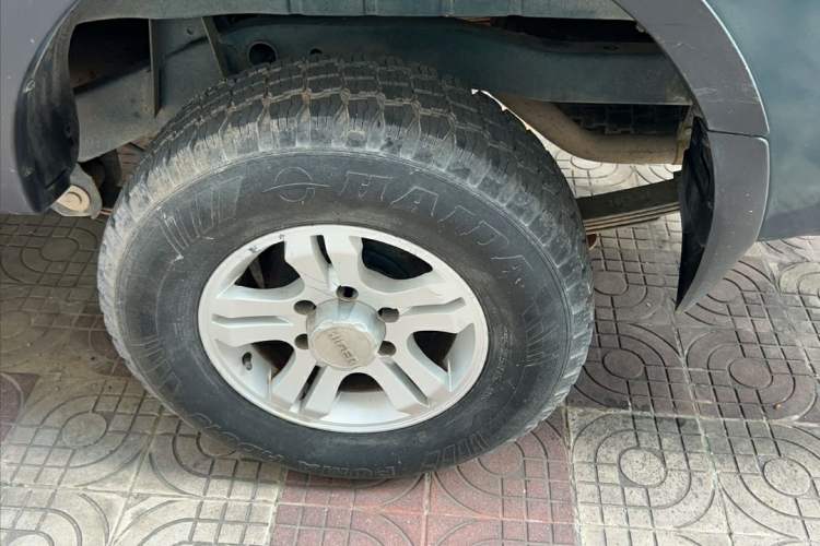 Used Higer Longwei 2015 2.8T Diesel Manual Two-Wheel Drive Big Double Classic Edition JE493 Exterior 5