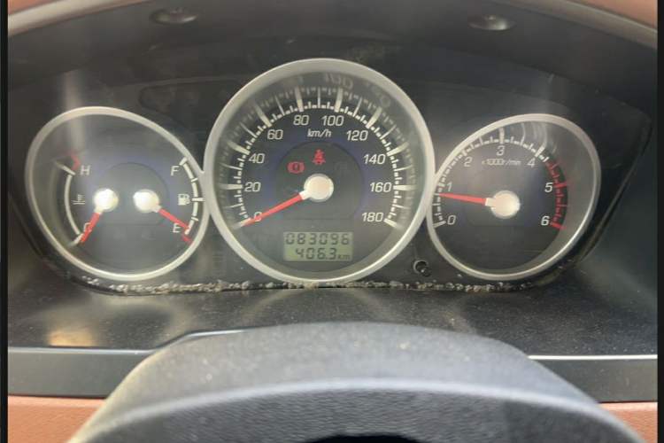 Used Higer Longwei 2015 2.8T Diesel Manual Two-Wheel Drive Big Double Classic Edition JE493 Odometer Close Up