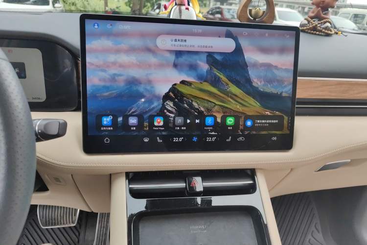 Used Hima AITO M5 2022 Pure Electric All-Wheel-Drive Performance Edition Audio And AC Panel