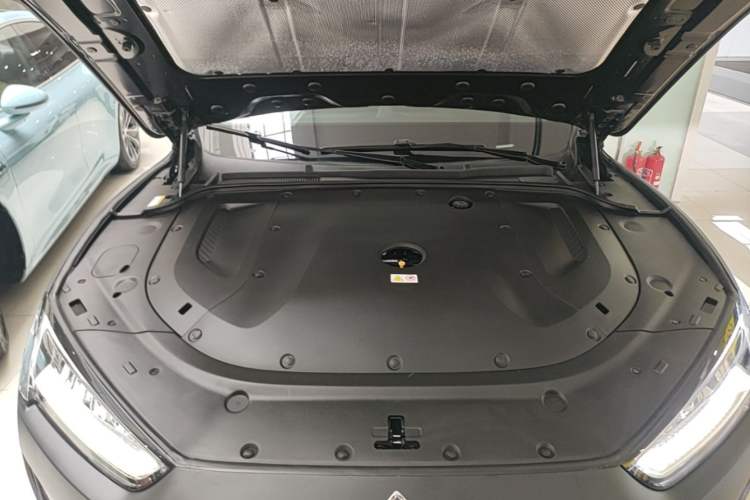 Used Hima AITO M5 2022 Extended-Range Four-Wheel Drive Performance Version Engine Bay