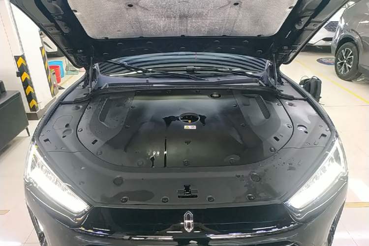 Used Hima AITO M5 2022 Extended-Range Four-Wheel Drive Flagship Edition Engine Bay