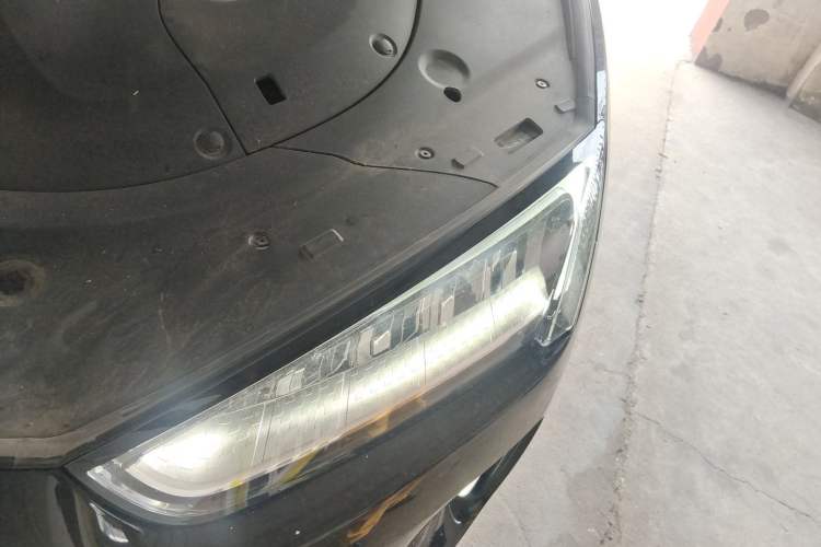 Used Hima AITO M5 2022 Extended-Range Four-Wheel Drive Flagship Edition Engine Bay Left