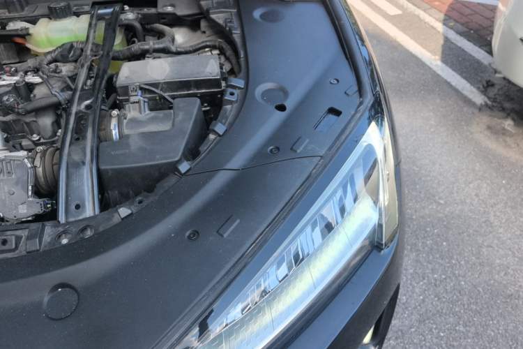 Used Hima AITO M5 2022 Extended-Range Four-Wheel Drive Flagship Edition Engine Bay Left