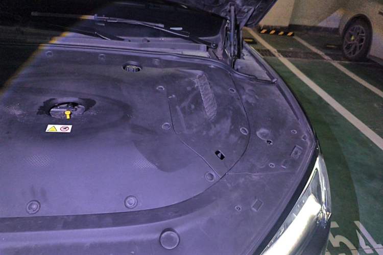 Used Hima AITO M5 2022 Extended-Range Four-Wheel Drive Performance Version Engine Bay Left