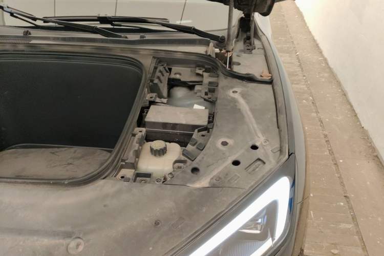 Used Hima AITO M5 2022 Pure Electric All-Wheel-Drive Performance Edition Engine Bay Left