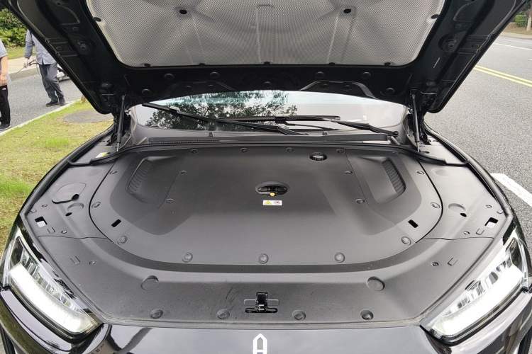Used Hima AITO M5 2022 Extended-Range Four-Wheel Drive Performance Version Engine Bay
