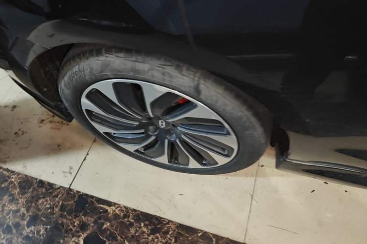 Used Hima AITO M5 2022 Extended-Range Four-Wheel Drive Ultimate Edition Exterior 5
