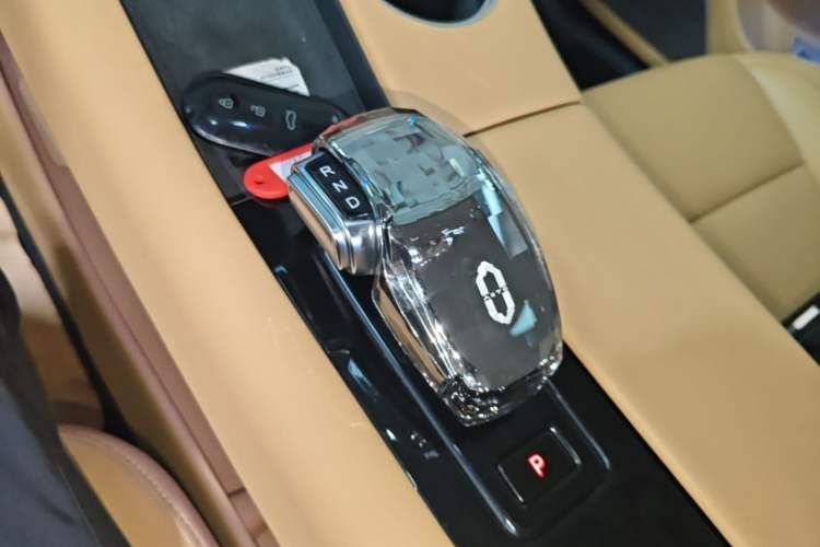 Used Hima AITO M5 2022 Extended-Range Four-Wheel Drive Ultimate Edition Gear Lever