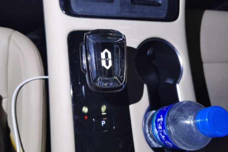 Used Hima AITO M5 2022 Pure Electric Rear-Drive Standard Edition Gear Lever