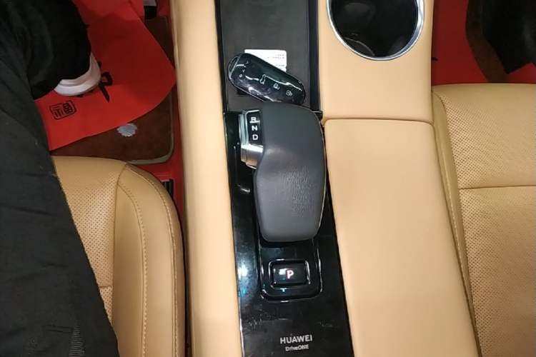 Used Hima AITO M5 2022 Extended-Range Four-Wheel Drive Flagship Edition Gear Lever