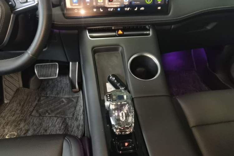 Used Hima AITO M5 2022 Extended-Range Four-Wheel Drive Performance Version Gear Lever