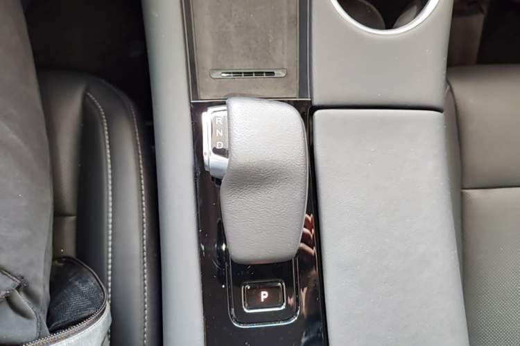 Used Hima AITO M5 2022 Range-Extended Rear-Drive Standard Version Gear Lever