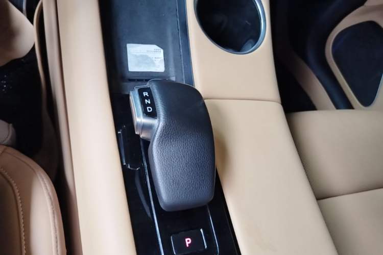 Used Hima AITO M5 2022 Extended-Range Four-Wheel Drive Ultimate Edition Gear Lever