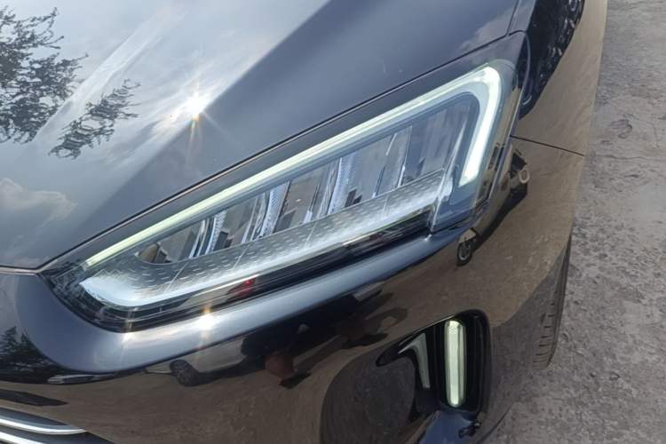 Used Hima AITO M5 2022 Extended-Range Four-Wheel Drive Ultimate Edition Left Front Headlight