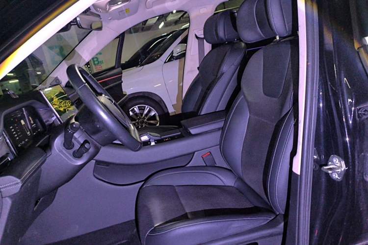Used Hima AITO M5 2022 Extended-Range Four-Wheel Drive Performance Version Left Front Seat
