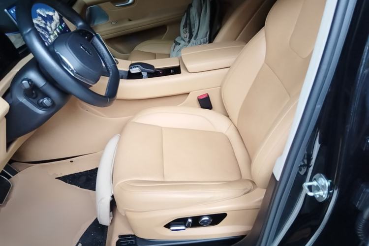 Used Hima AITO M5 2022 Extended-Range Four-Wheel Drive Ultimate Edition Left Front Seat