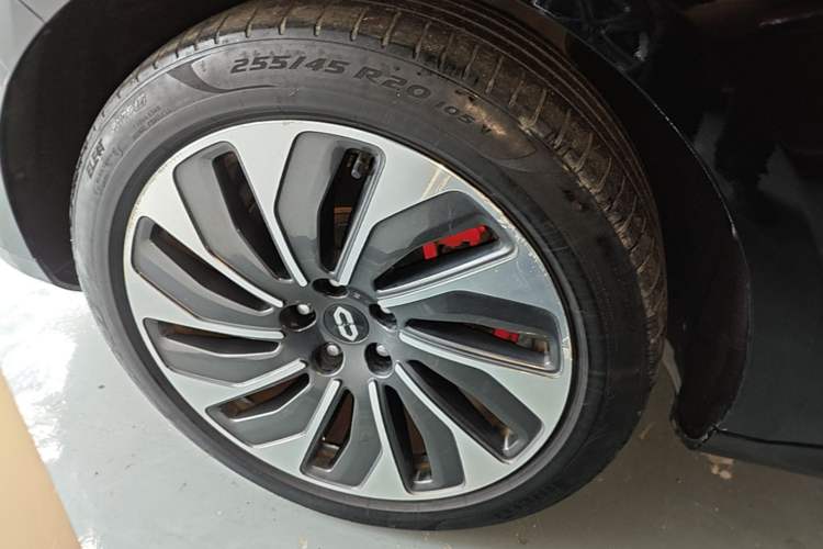 Used Hima AITO M5 2022 Range-Extended Rear-Drive Standard Version Left Front Wheel Hub