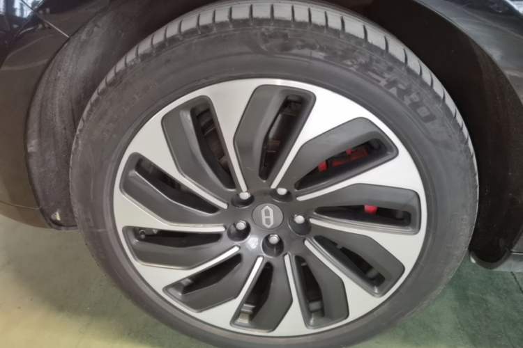 Used Hima AITO M5 2022 Extended-Range Four-Wheel Drive Performance Version Left Front Wheel Hub