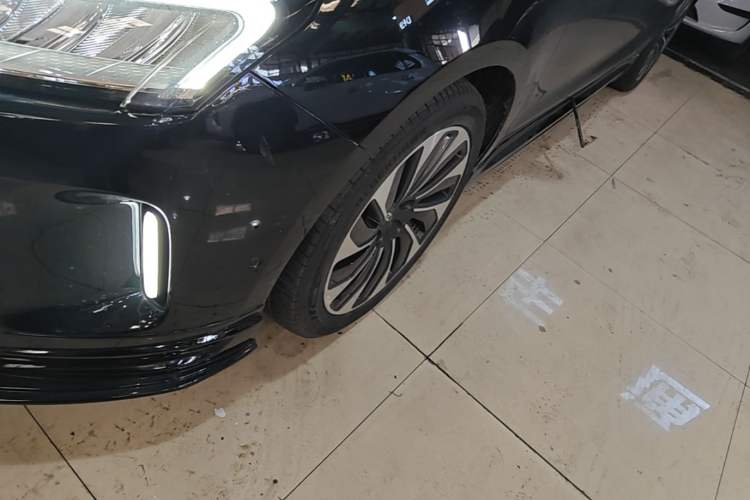 Used Hima AITO M5 2022 Extended-Range Four-Wheel Drive Ultimate Edition Left Front Wheel Hub