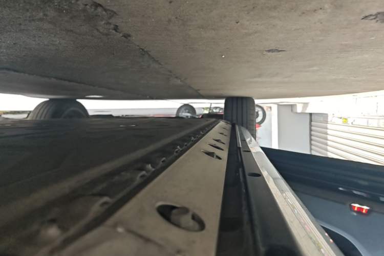 Used Hima AITO M5 2022 Pure Electric All-Wheel-Drive Performance Edition Left Side Sill
