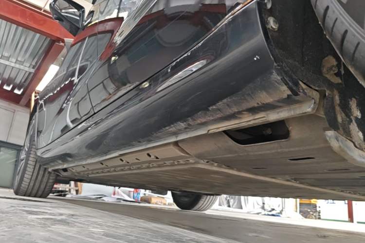 Used Hima AITO M5 2022 Extended-Range Four-Wheel Drive Ultimate Edition Left Side Sill