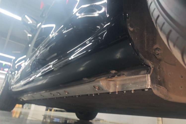 Used Hima AITO M5 2022 Pure Electric Rear-Drive Standard Edition Left Side Sill