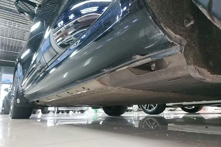 Used Hima AITO M5 2022 Extended-Range Four-Wheel Drive Performance Version Left Side Sill