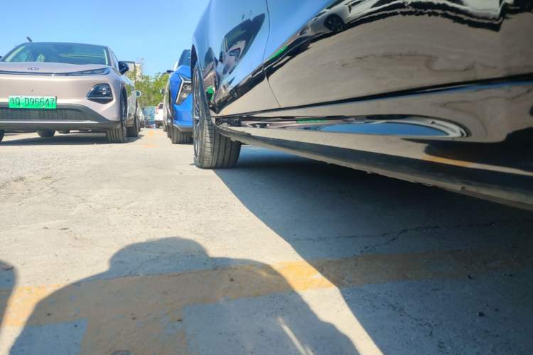 Used Hima AITO M5 2022 Extended-Range Four-Wheel Drive Ultimate Edition Left Side Sill