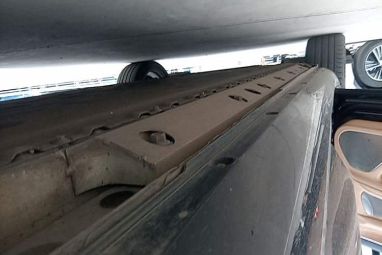 Used Hima AITO M5 2022 Pure Electric Rear-Drive Standard Edition Left Side Sill