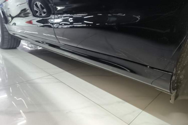Used Hima AITO M5 2022 Pure Electric Rear-Drive Standard Edition Left Side Sill