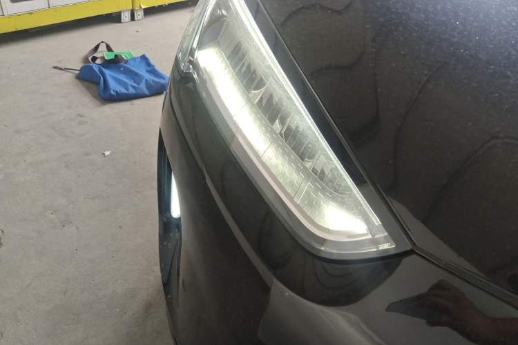 Used Hima AITO M5 2022 Extended-Range Four-Wheel Drive Flagship Edition Right Front Headlight