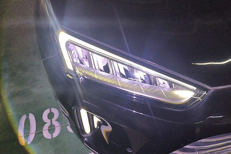 Used Hima AITO M5 2022 Extended-Range Four-Wheel Drive Performance Version Right Front Headlight