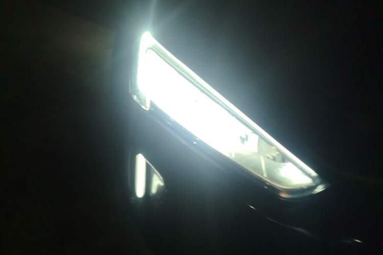 Used Hima AITO M5 2022 Extended-Range Four-Wheel Drive Performance Version Right Front Headlight