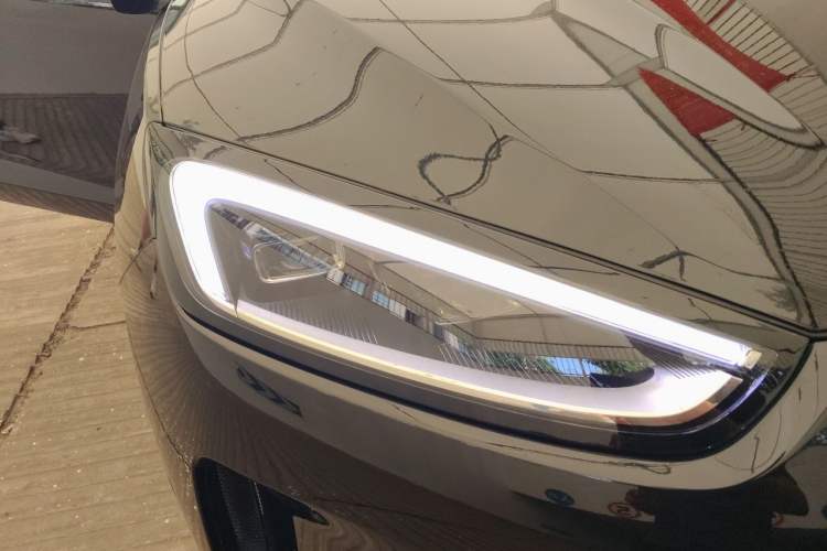 Used Hima AITO M5 2022 Pure Electric All-Wheel-Drive Performance Edition Right Front Headlight