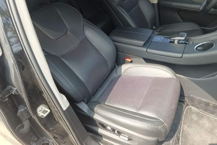 Used Hima AITO M5 2022 Extended-Range Four-Wheel Drive Ultimate Edition Right Front Seat