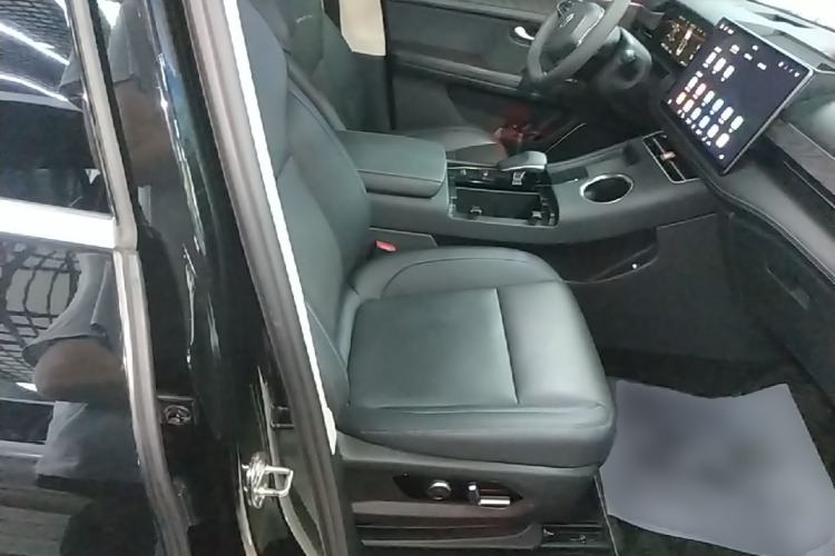 Used Hima AITO M5 2022 Extended-Range Four-Wheel Drive Performance Version Right Front Seat